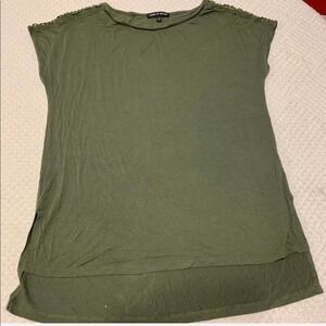 CABLE AND GAUGE solid green short sleeve Tshirt M